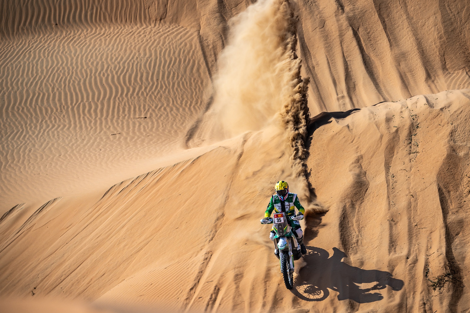 Bruno Santos superou com sucesso a primeira etapa no deserto do Empty Quarter (2)